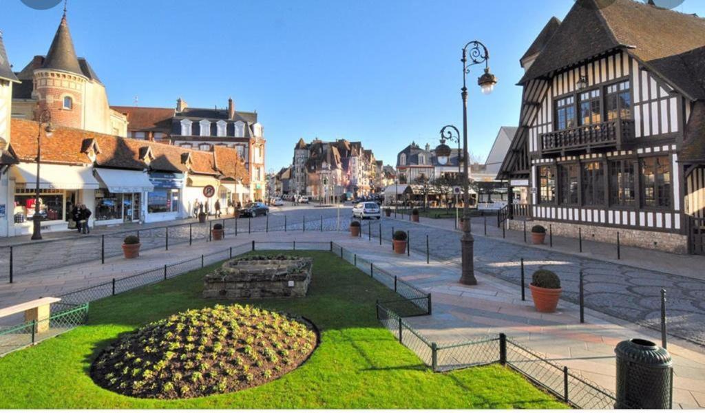 Le Cosy Residence Du Golf Deauville Eksteriør bilde