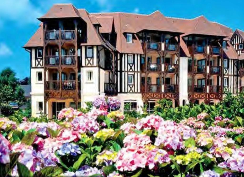 Le Cosy Residence Du Golf Deauville Eksteriør bilde